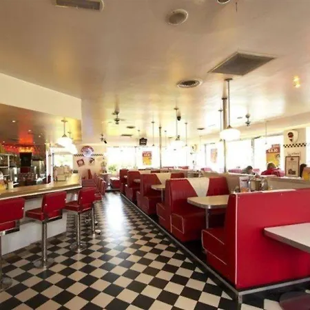 Travelodge Γουότερφορντ