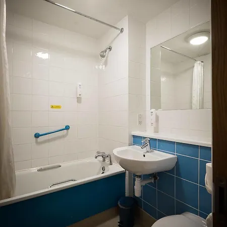 Travelodge Hotel 3*