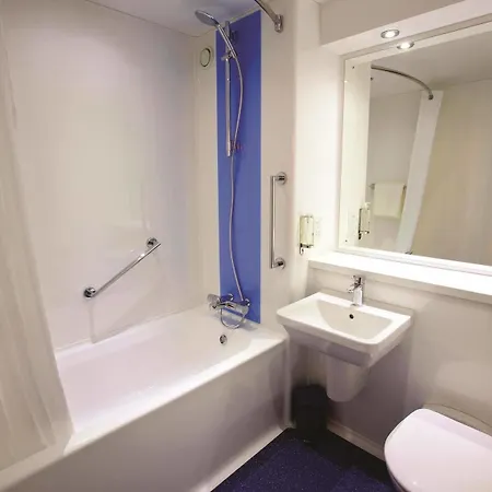 Travelodge Hotel 3*