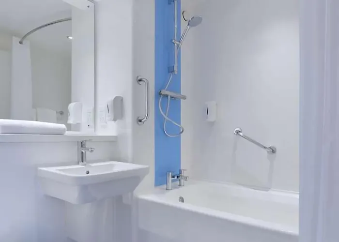 Travelodge Отель 3*